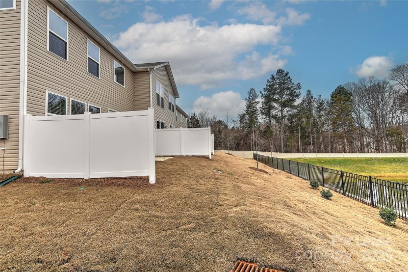 Property image 5 at 7030 Levelcross Lane, Charlotte, NC 28269