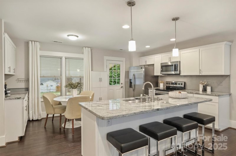 Property image 2 at 3511 Erinbrook Lane, Charlotte, NC 28215