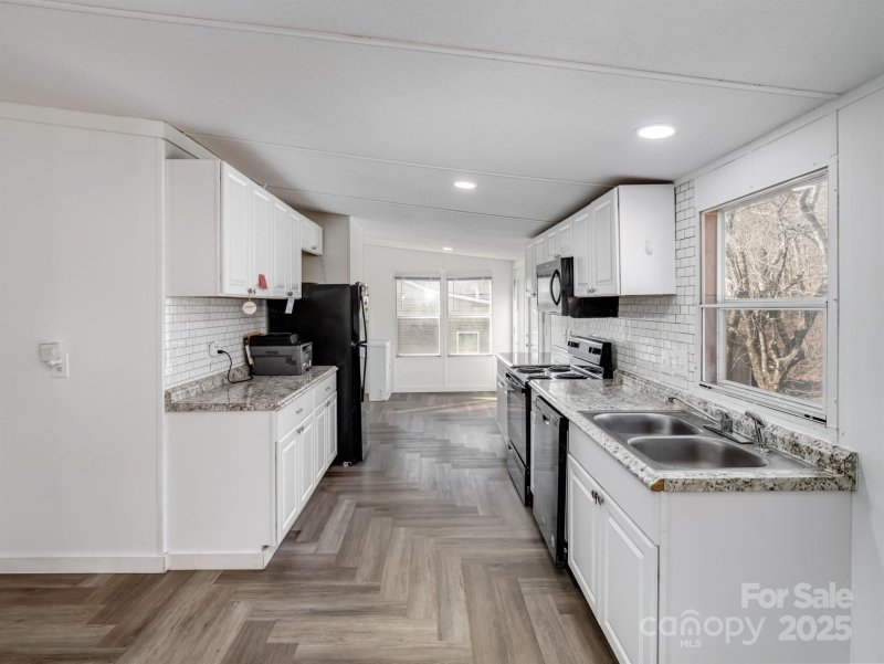 Property image 3 at 108 S Inman Avenue, Bessemer City, NC 28016