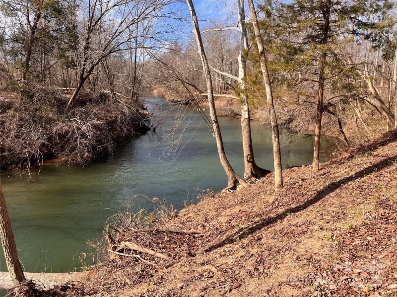 999 Rivercrest Parkway