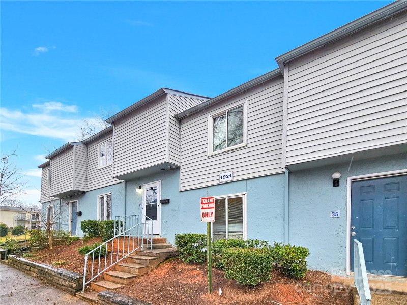 Property image 2 at 1921 Mereview Court, Charlotte, NC 28210