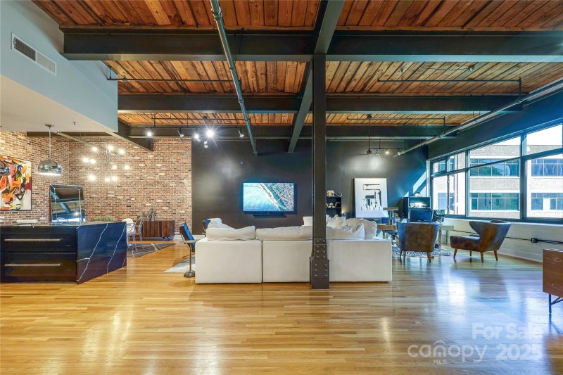 Property image 5 at 310 Arlington Avenue, Charlotte, NC 28203