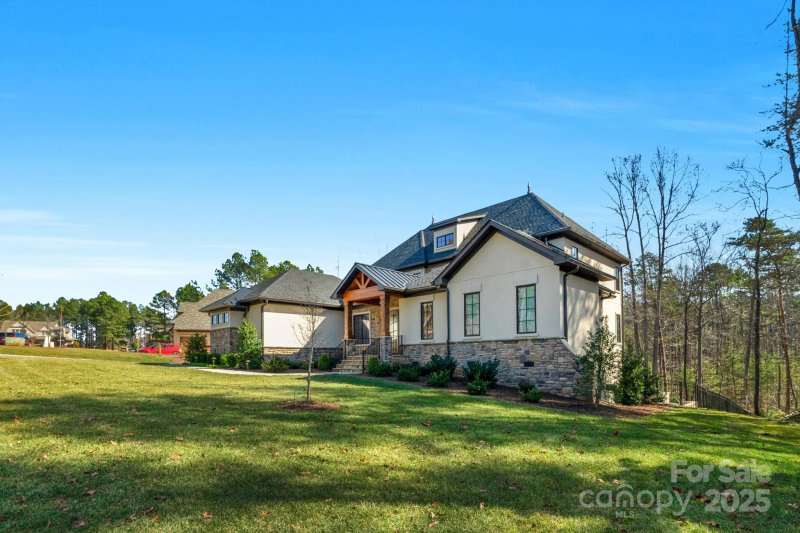 Property image 2 at 2013 Gladelynn Court, Belmont, NC 28012