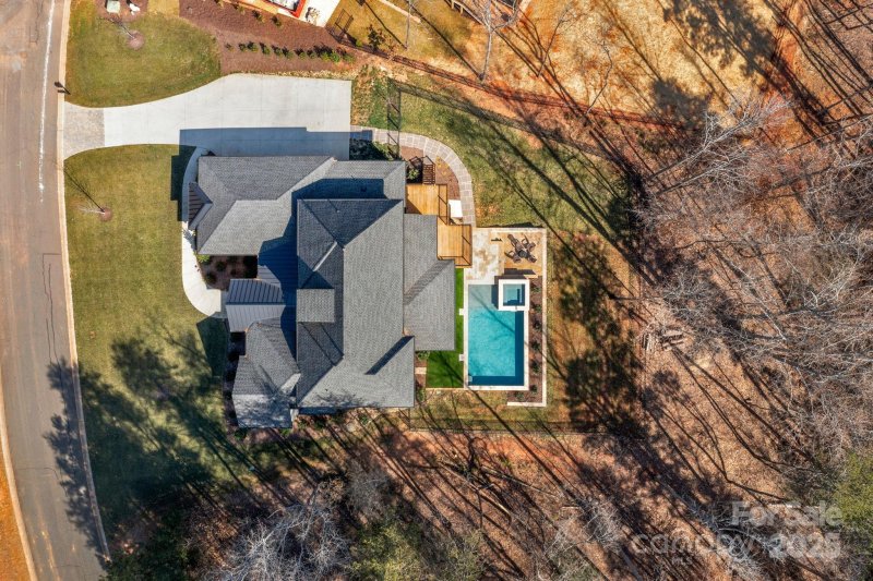 Property image 4 at 2013 Gladelynn Court, Belmont, NC 28012