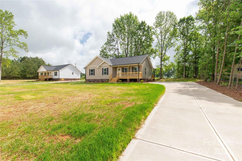 Property image 4 at 1323 Mack Drive, Mcconnells, SC 29726