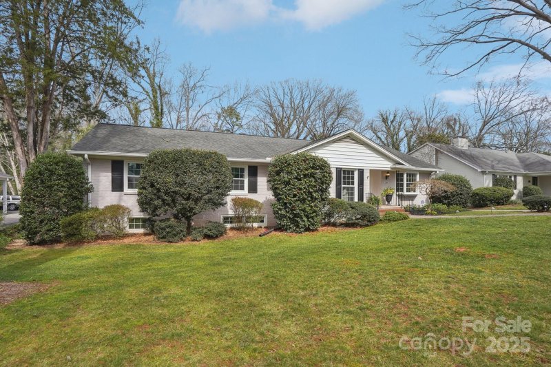 Property image 3 at 138 Lansdowne Road, Charlotte, NC 28270