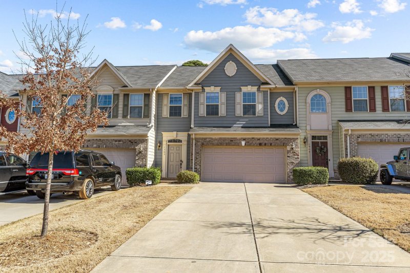 Property image 2 at 1905 Fleetwood Drive, Charlotte, NC 28208