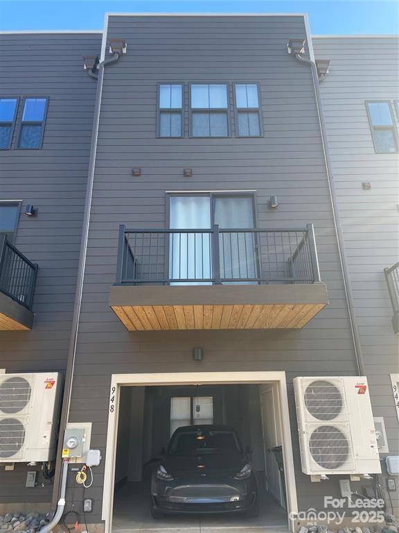 Property image 2 at 948 Broad River Lane, Charlotte, NC 28211