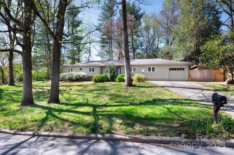 Property image 2 at 10 Woodcrest Road, Asheville, NC 28804