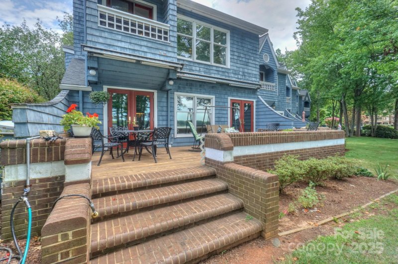 Property image 2 at 405 Northwest Drive, Davidson, NC 28036