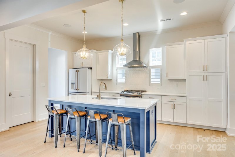 Property image 5 at 412 Sylvania Avenue, Charlotte, NC 28206