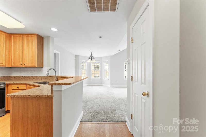 Property image 4 at 6464 Park Pond Drive, Charlotte, NC 28262