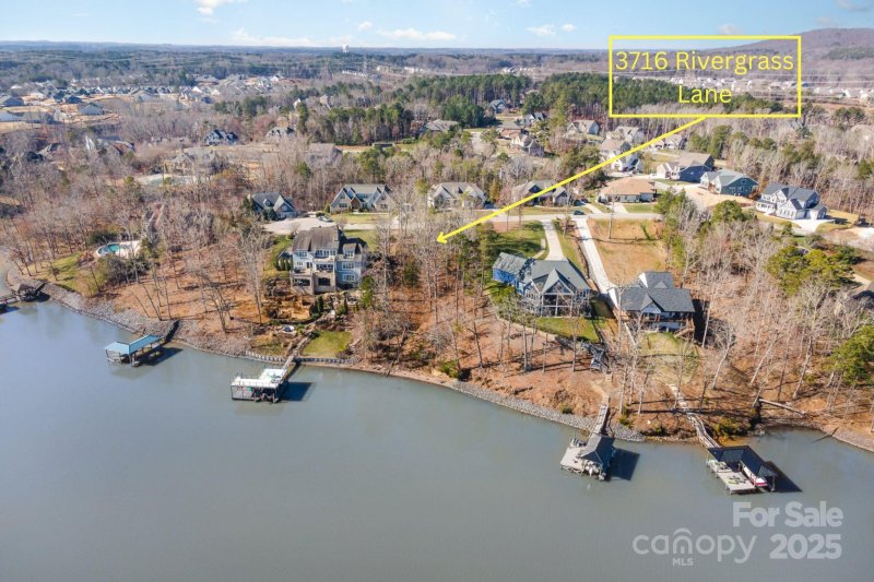 Property image 3 of 3716 Rivergrass Lane in Handsmill On Lake Wylie, York, SC 29745