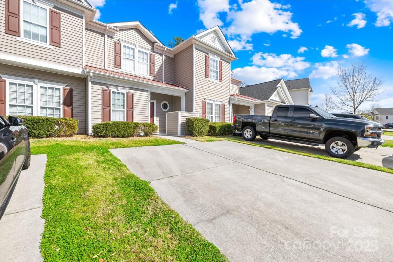 Property image 2 at 8263 Carob Tree Lane, Charlotte, NC 28215