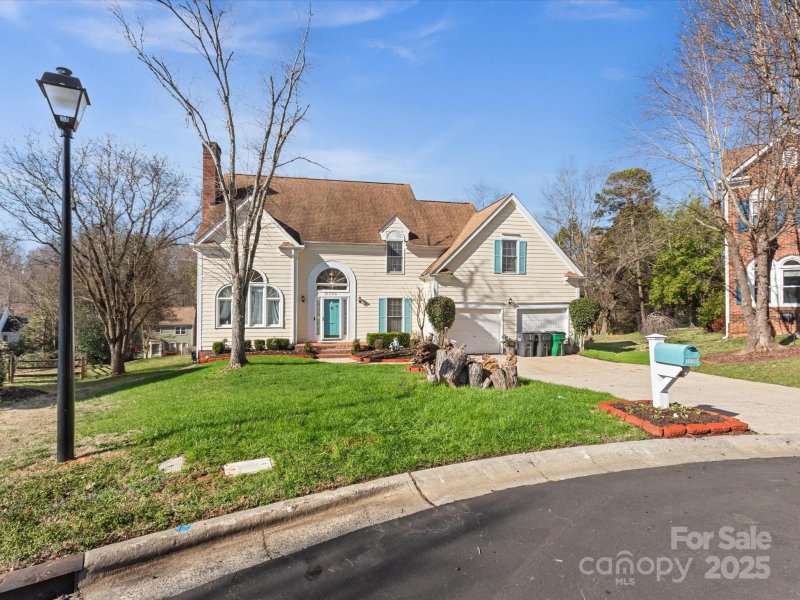 Property image 2 at 10700 Summitt Tree Court, Charlotte, NC 28277