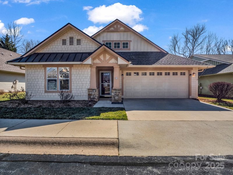 Property image 2 at 42 Gray Wolf Lane, Hendersonville, NC 28792