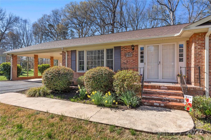 Property image 2 at 120 Parker Drive, Gastonia, NC 28056