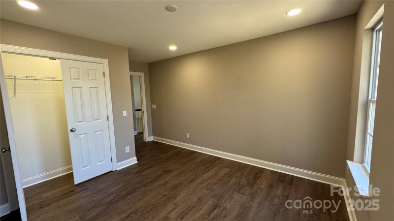 Property image 4 of 8703 Ellington Park Drive in Ellington Park, Charlotte, NC 28277