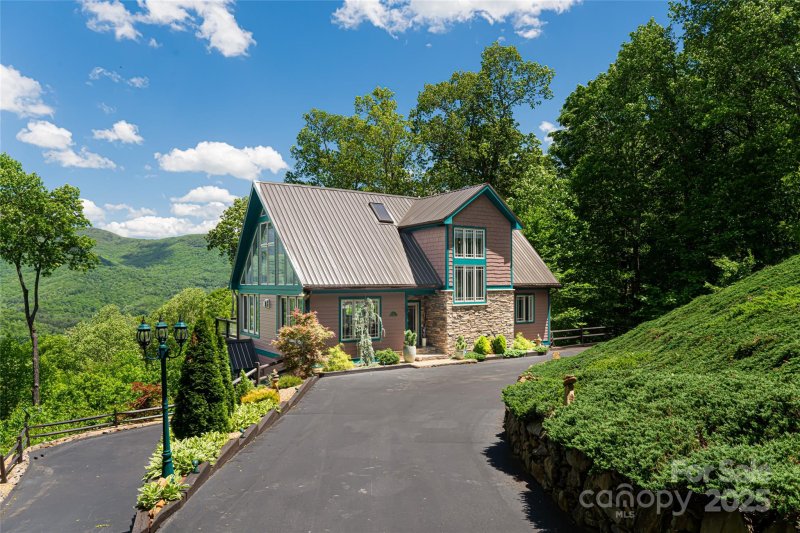 Property image 5 of 1 Wood Haven Lane in Laurel Ridge, Black Mountain, NC 28711