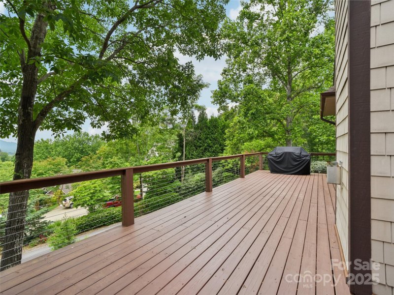 Property image 5 of 142 Twin Courts Drive in Reems Creek Golf Community, Weaverville, NC 28787