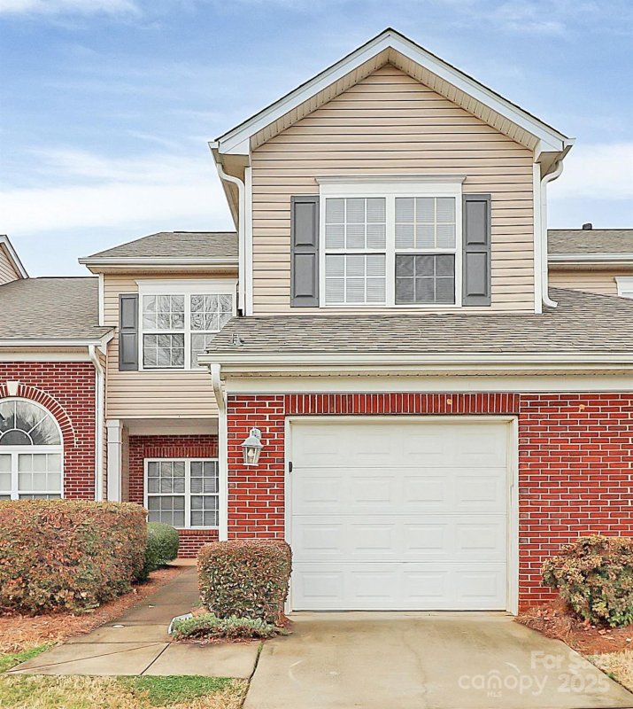 2313 Calabassas Lane