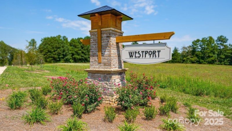 Property image 3 of 283 Miramar Drive in Westport, York, SC 29745