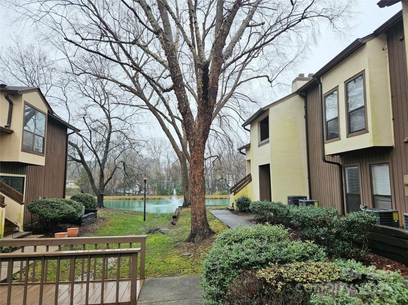 Property image 2 at 7319 Winery Lane, Charlotte, NC 28227