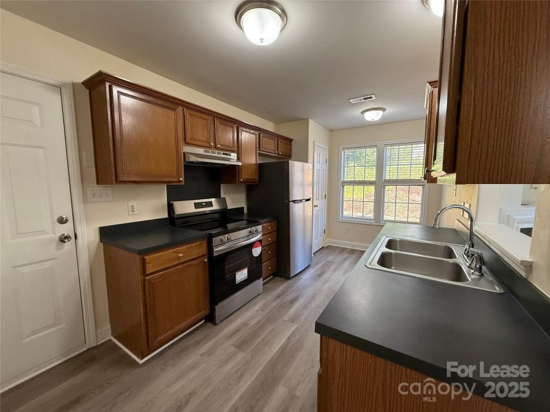 Property image 4 at 5737 Shining Oak Lane, Charlotte, NC 28269