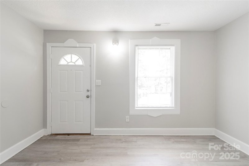 Property image 4 at 2517 Hemphill Street, Charlotte, NC 28208