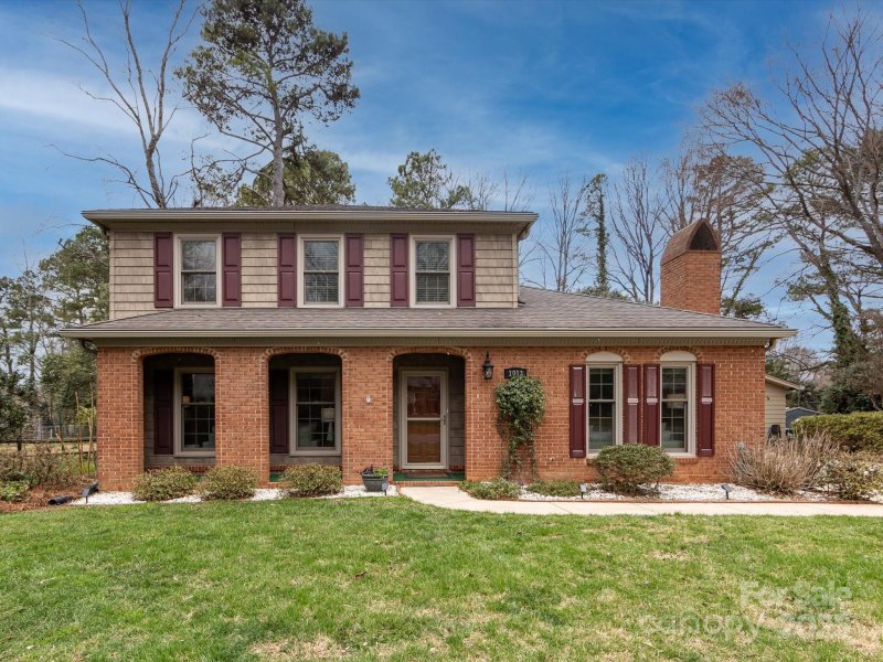 1013 Black Oak Drive