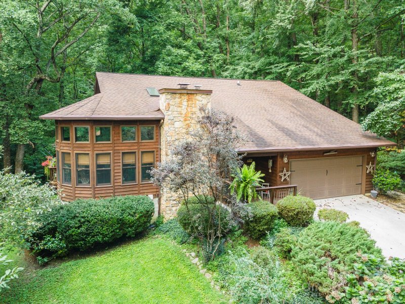 Property image 2 of 33 Cammies Way in Gateway Mountain, Old Fort, NC 28762