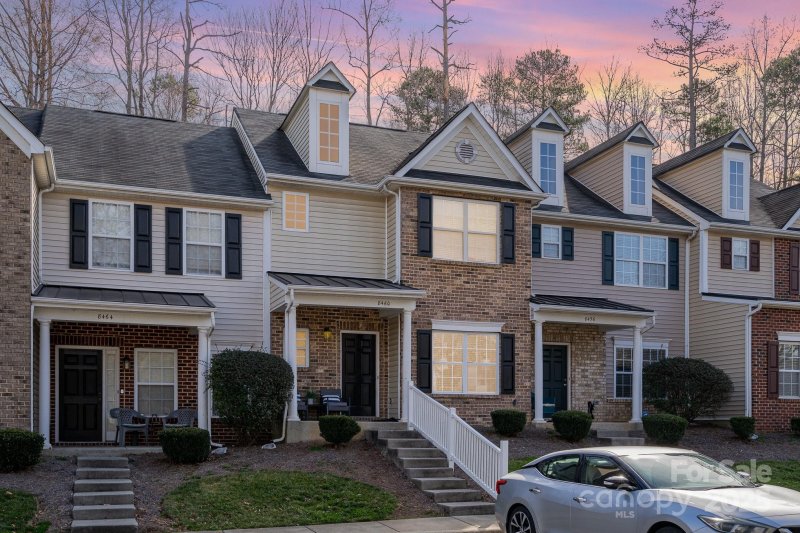 Property image 3 at 8460 Summerglen Circle, Charlotte, NC 28227
