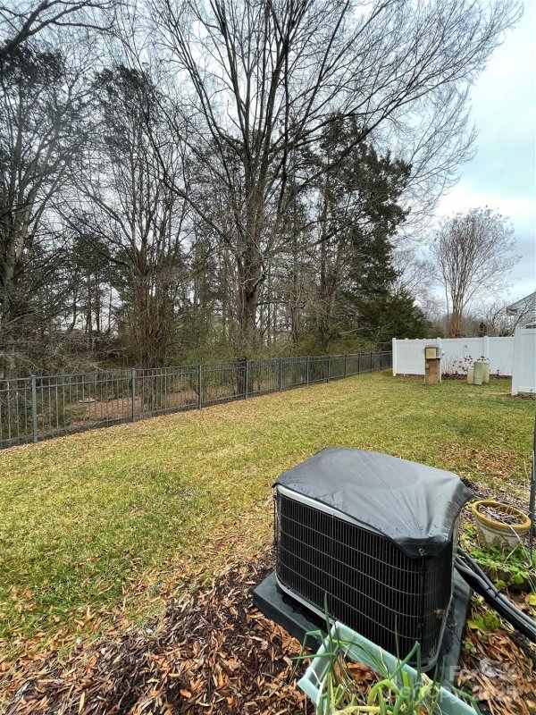 Property image 4 at 12019 Windy Rock Way, Charlotte, NC 28273