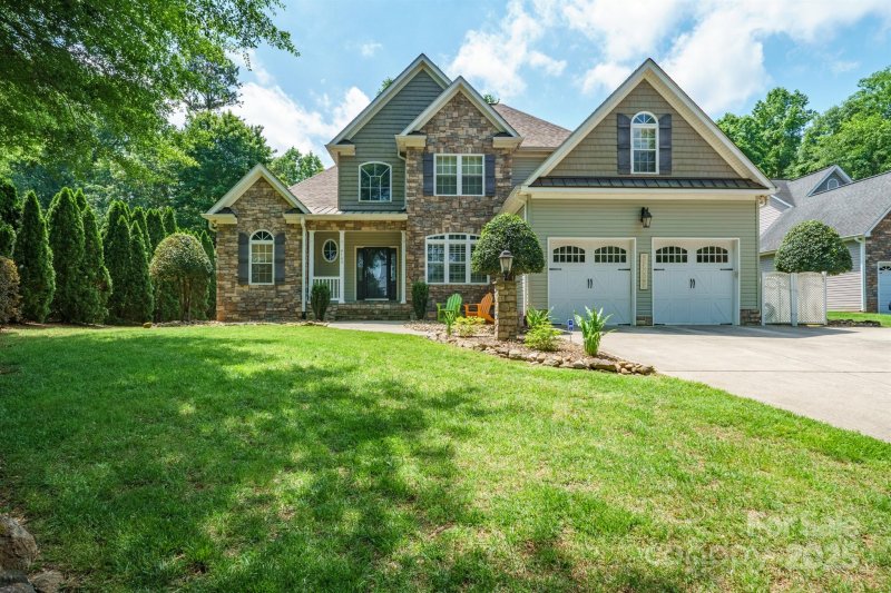 Property image 2 at 8143 Summit Ridge Drive, Catawba, NC 28609