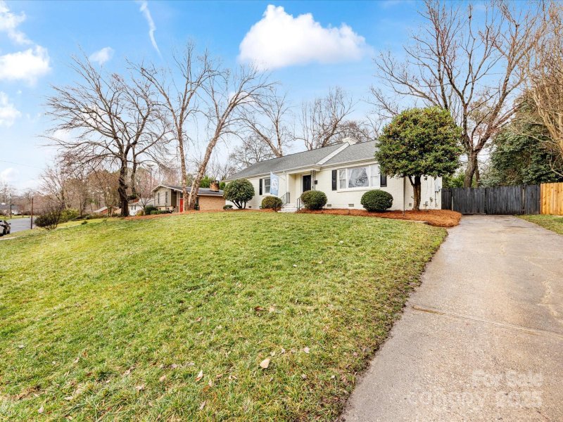 Property image 2 at 3215 Frederick Place, Charlotte, NC 28210