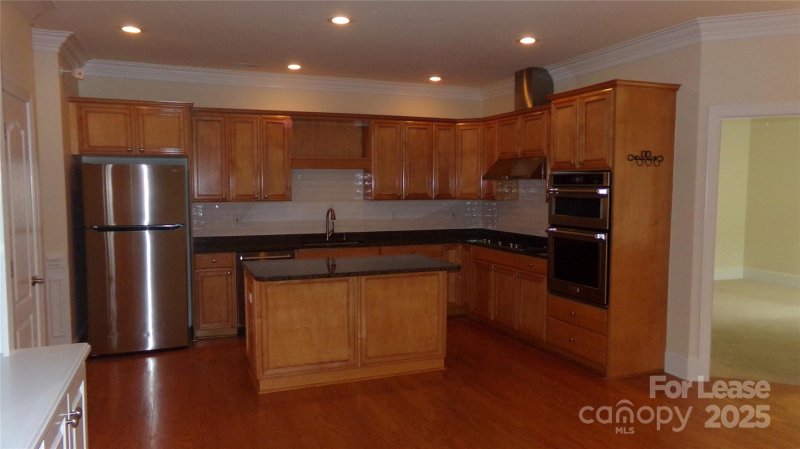 Property image 3 at 113 St Albans Lane, Davidson, NC 28036