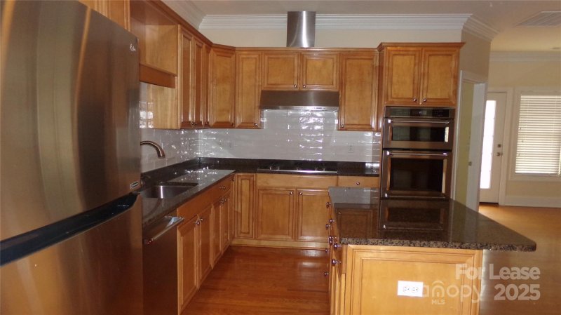 Property image 4 at 113 St Albans Lane, Davidson, NC 28036