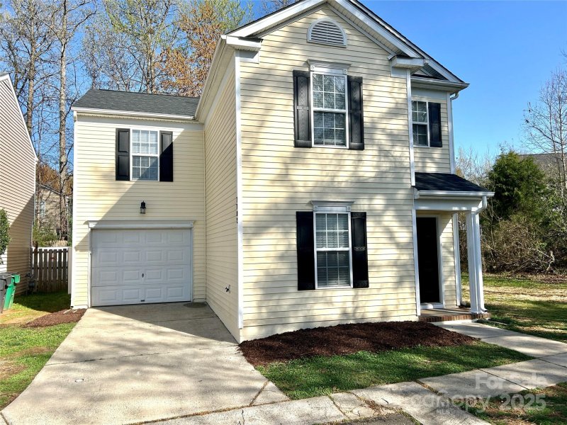 Property image 3 of 7702 Brisbane Court in Kingstree, Charlotte, NC 28215