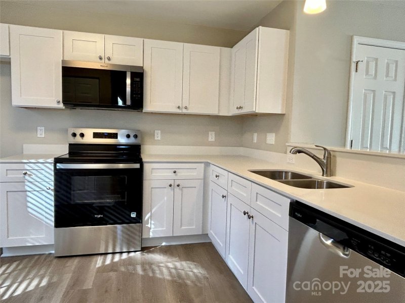 Property image 5 of 7702 Brisbane Court in Kingstree, Charlotte, NC 28215