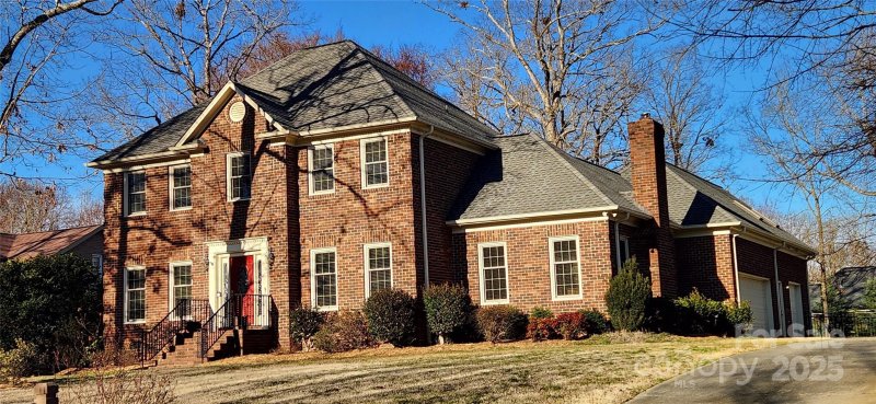 5304 Woodridge Drive