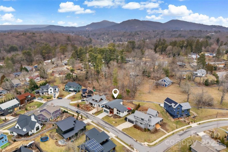 Property image 2 at 84 Malvern Walk, Asheville, NC 28806