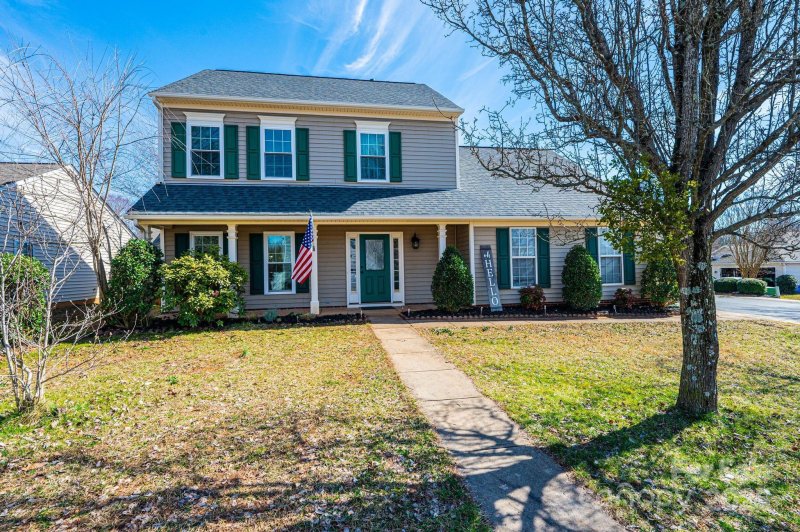 Property image 3 of 102 Brewster Court in Winborne, Mooresville, NC 28115