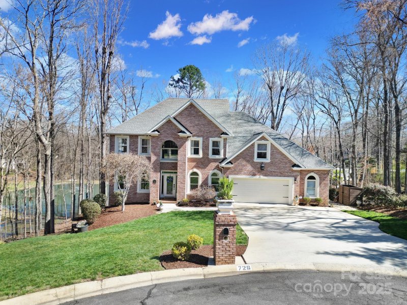 726 Amberly Crossing