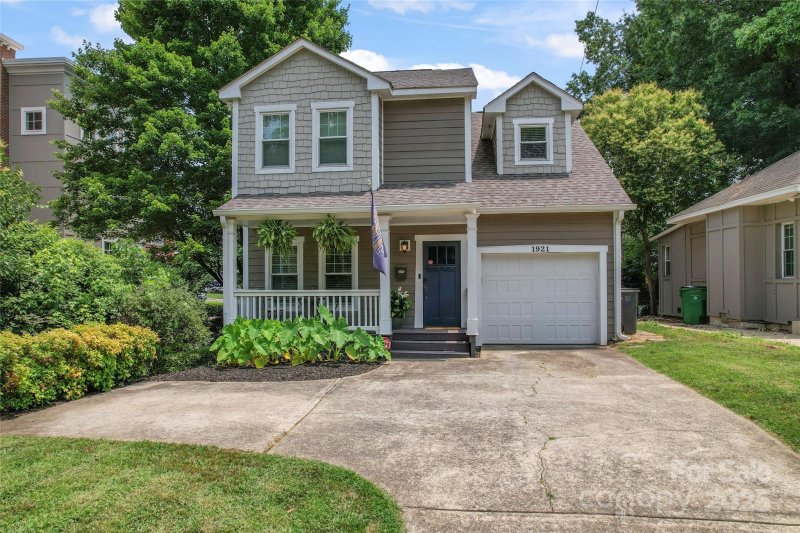 1921 Kenilworth Avenue