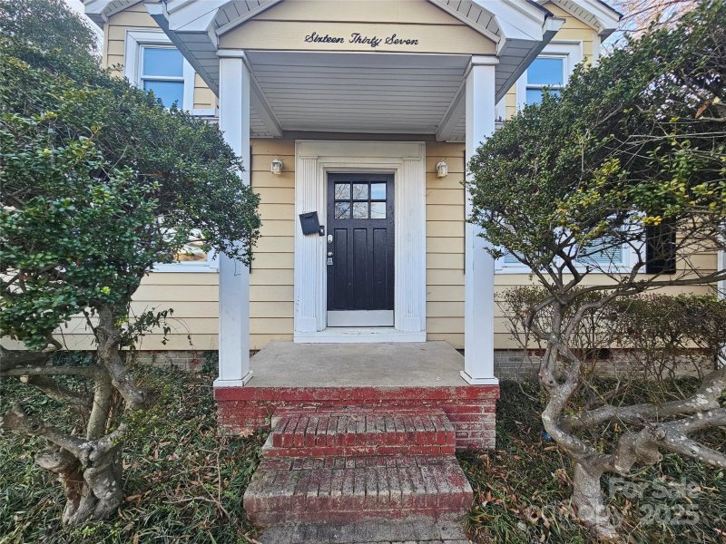 Property image 2 at 1637 Longfellow Street, Charlotte, NC 28205