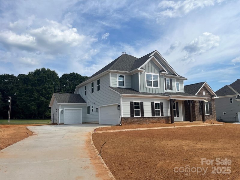 Property image 2 of 11020 Tyler Brook Lane in Oak Creek, Mint Hill, NC 28227