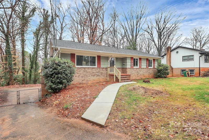 Property image 2 at 6210 Candlewood Drive, Charlotte, NC 28210