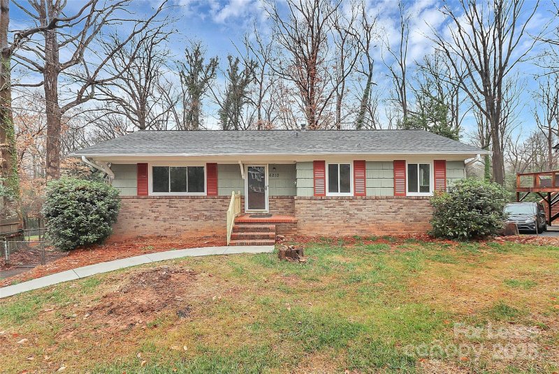 Property image 3 at 6210 Candlewood Drive, Charlotte, NC 28210