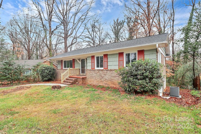 Property image 4 at 6210 Candlewood Drive, Charlotte, NC 28210
