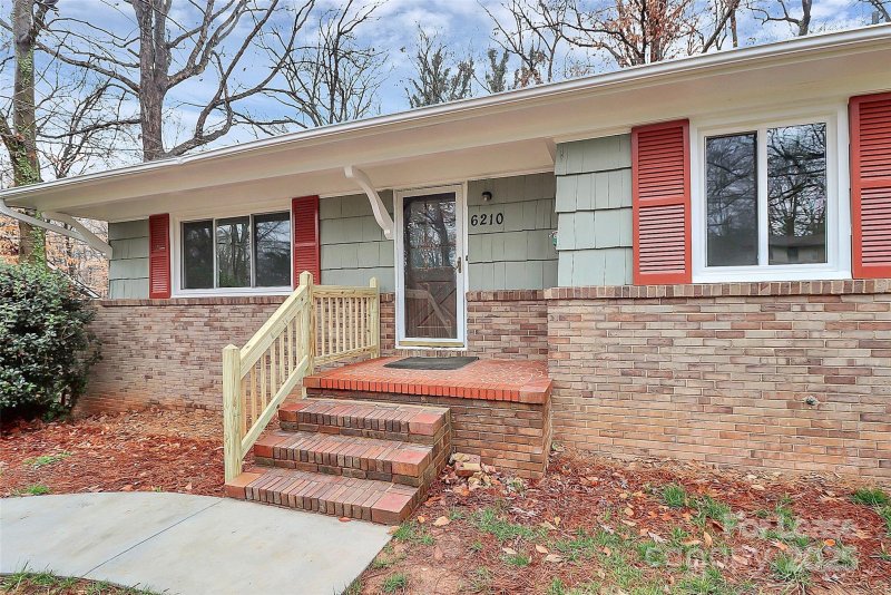Property image 5 at 6210 Candlewood Drive, Charlotte, NC 28210